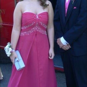 Dark pink prom/formal dress